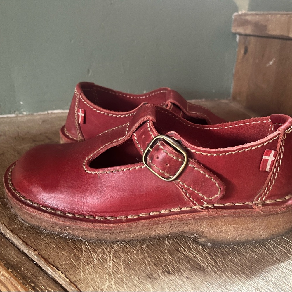 Duckfeet Mary Janes 37